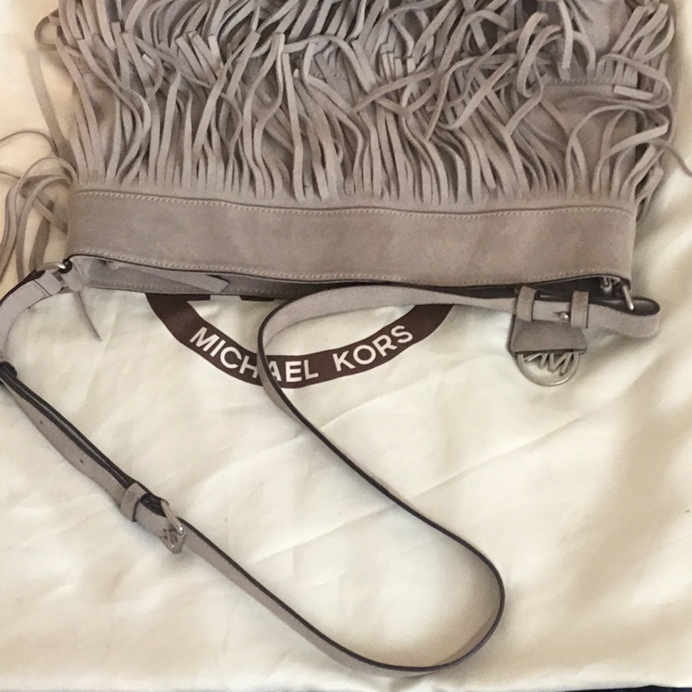 EUC Michael Kors Fringe Messenger Fringe Bag - Picture 4 of 16